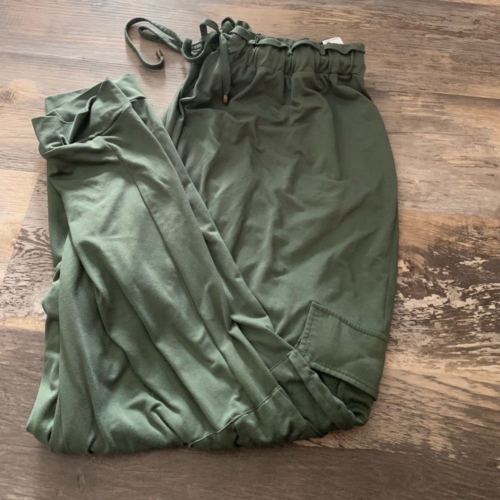 Olive green, soft high rise pants